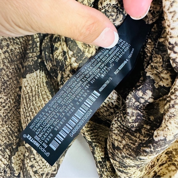 Zara Animal Print Smock Peplum Ruffle V-Neck
Top Small - Picture 8 of 10